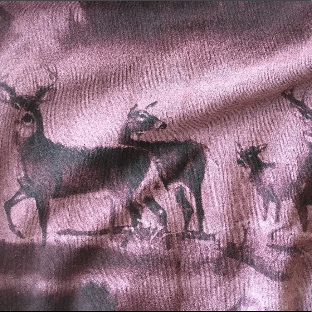 Scenic Deer Hoodless